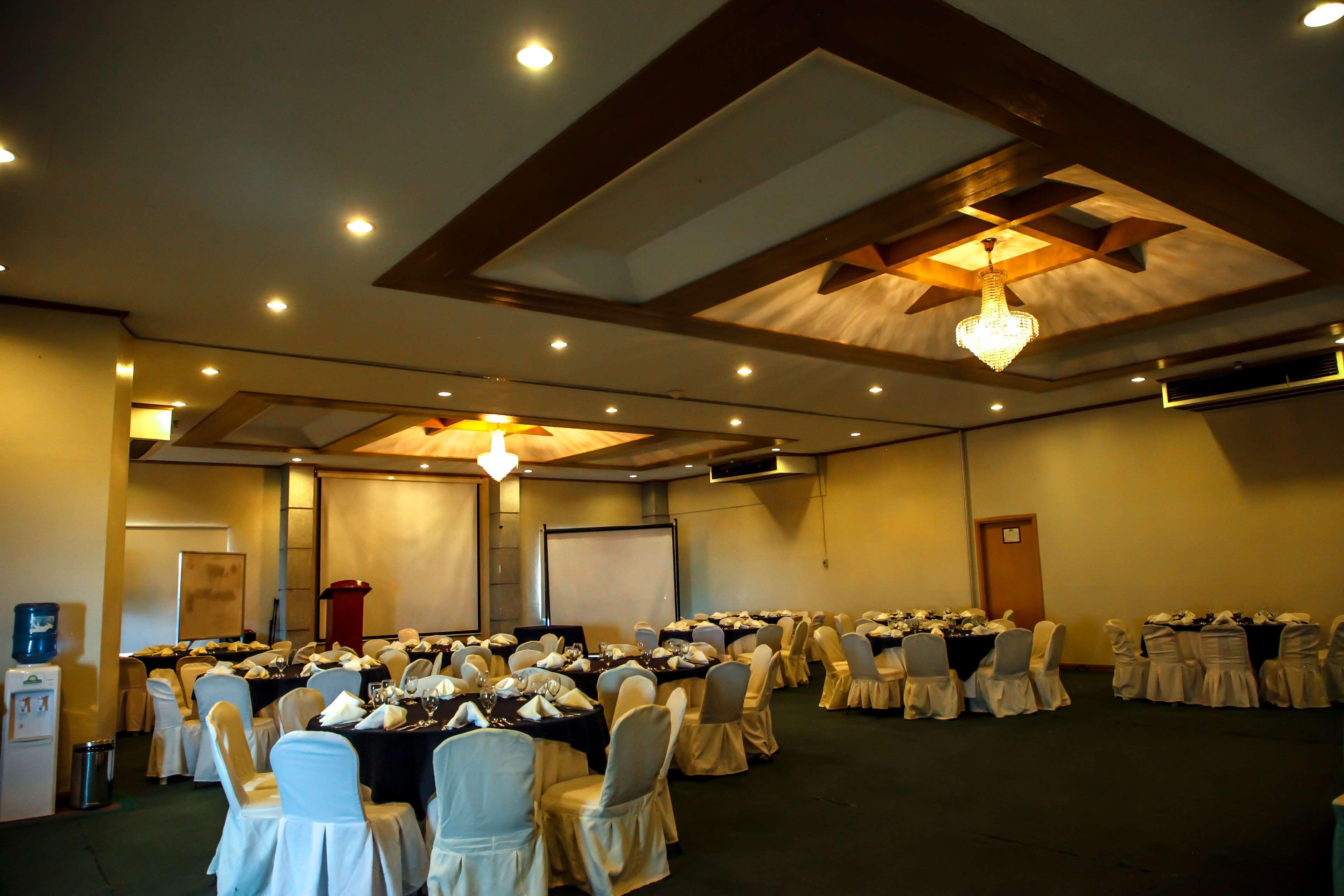 Days Hotel Tagaytay Tagaytay City Zewnętrze zdjęcie