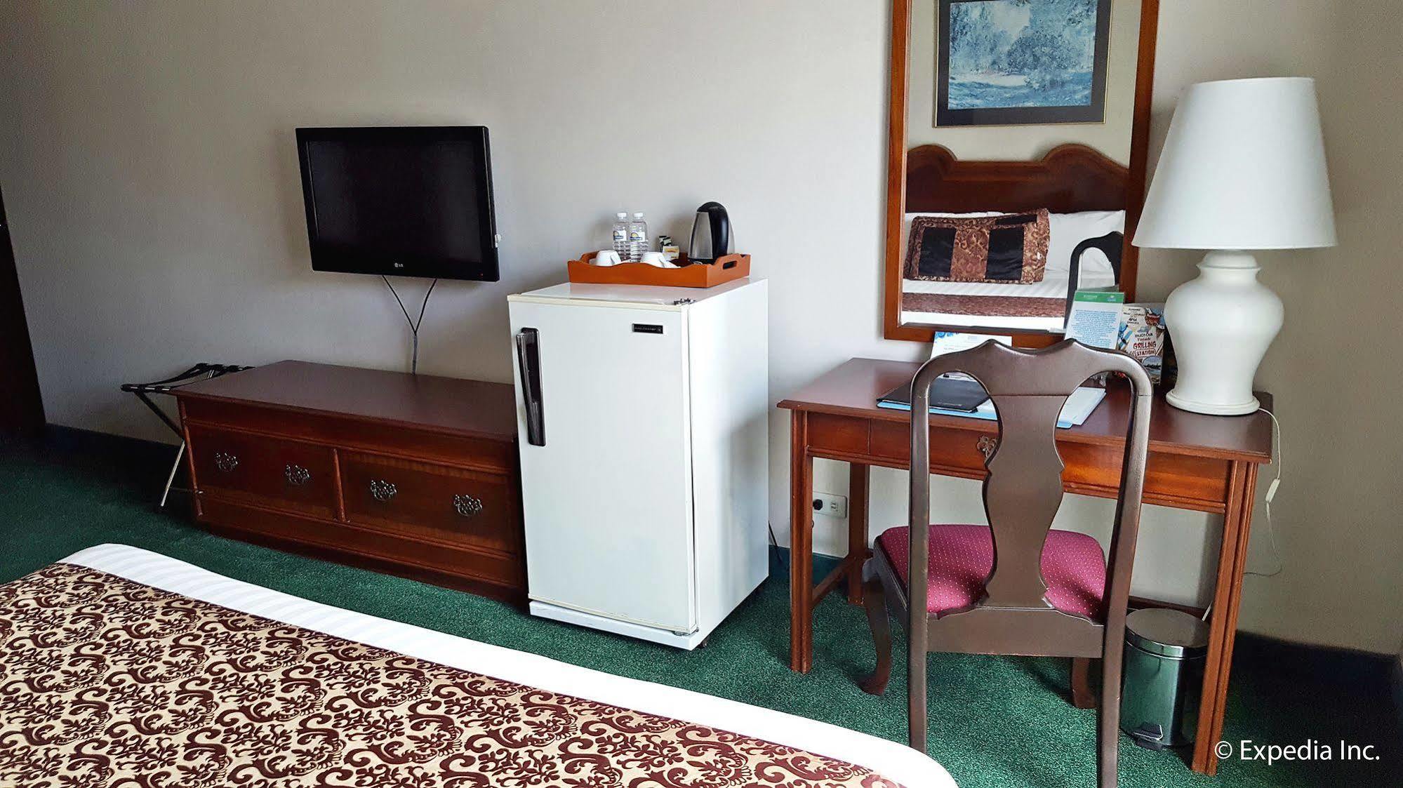 Days Hotel Tagaytay Tagaytay City Zewnętrze zdjęcie